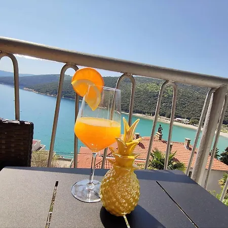 Noemi With A Direct View Apartman *