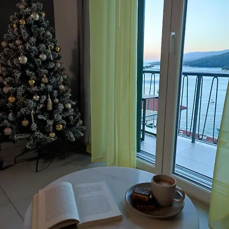 Noemi With A Direct View Appartement