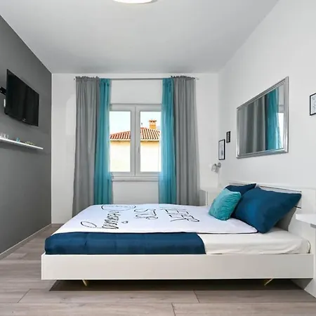 Apartman Noemi With A Direct View Rabac