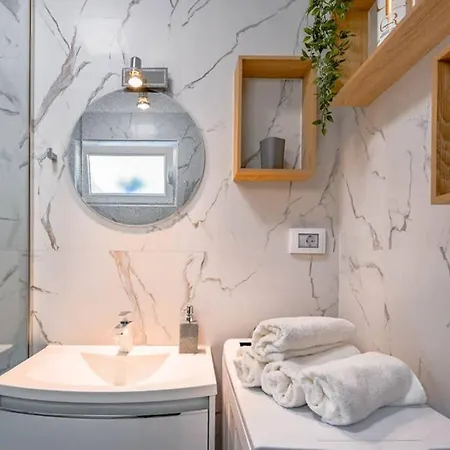 Noemi With A Direct View Apartman Rabac