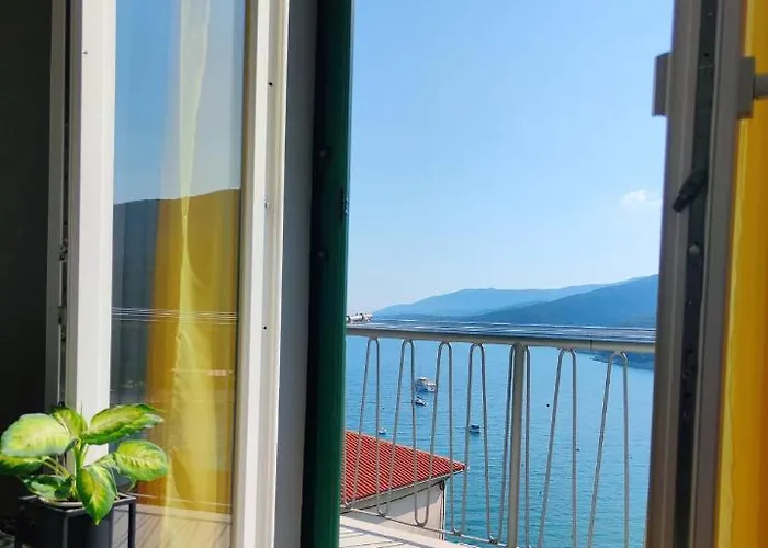Noemi With A Direct View Appartement Rabac