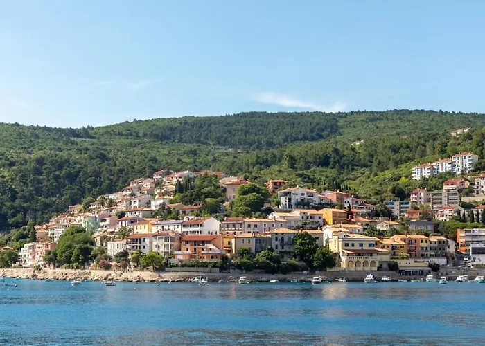 Noemi With A Direct View * Rabac