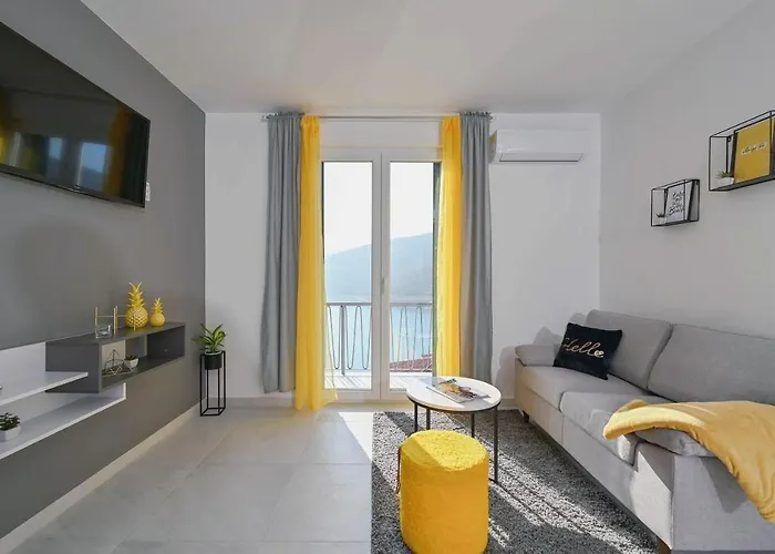 Appartement Noemi With A Direct View