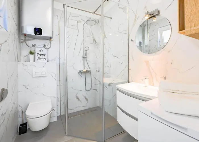 Appartement Noemi With A Direct View *