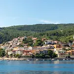 Noemi With A Direct View * Rabac