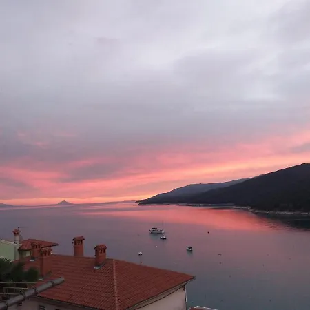 Noemi With A Direct View Apartment Rabac