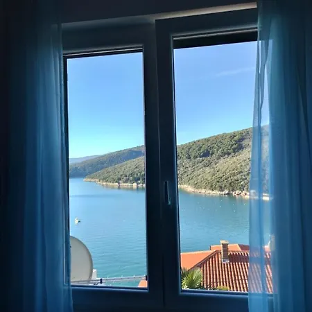 Noemi With A Direct View Apartment Rabac