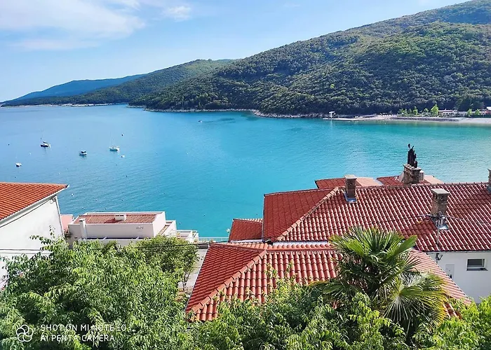 Noemi With A Direct View *