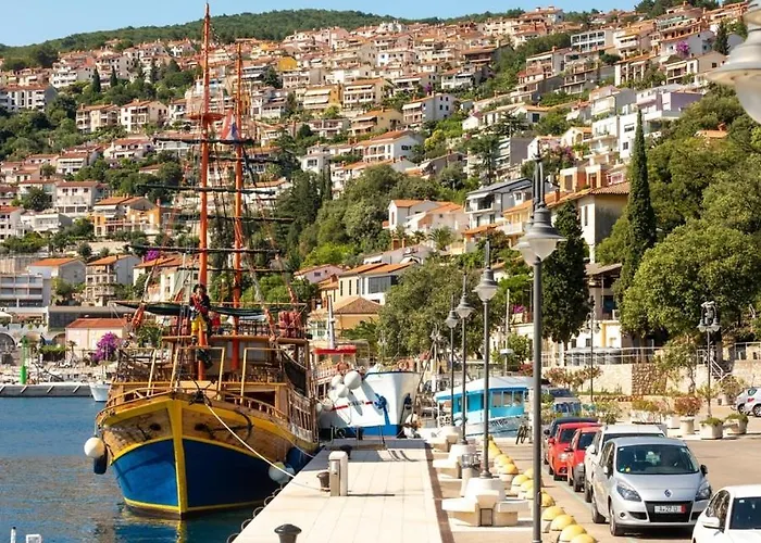 Noemi With A Direct View 아파트