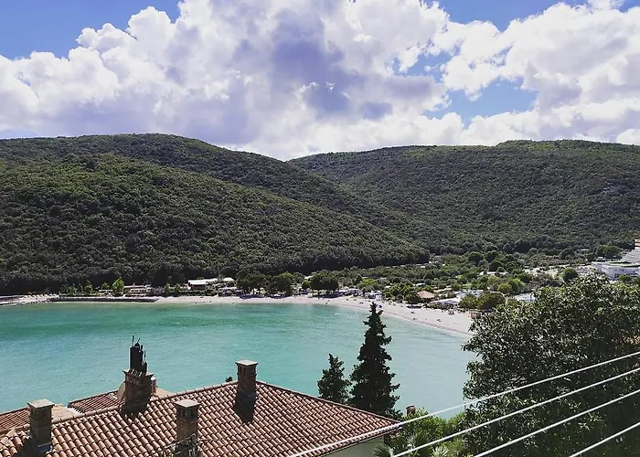 Noemi With A Direct View 아파트 라벡