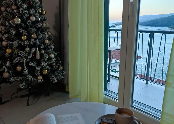 Noemi With A Direct View 아파트