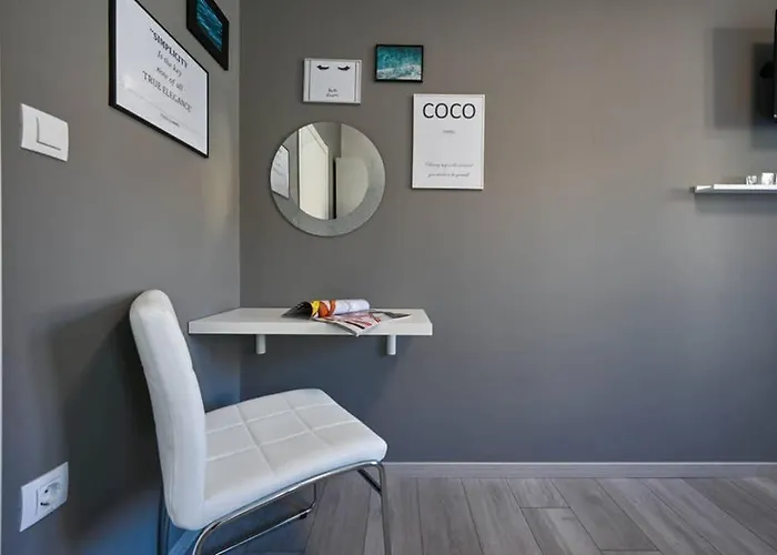 Noemi With A Direct View 아파트 *