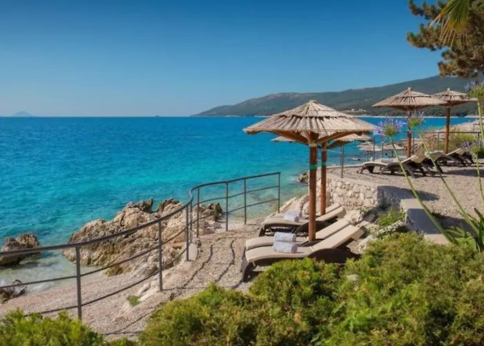 아파트 Noemi With A Direct View 라벡